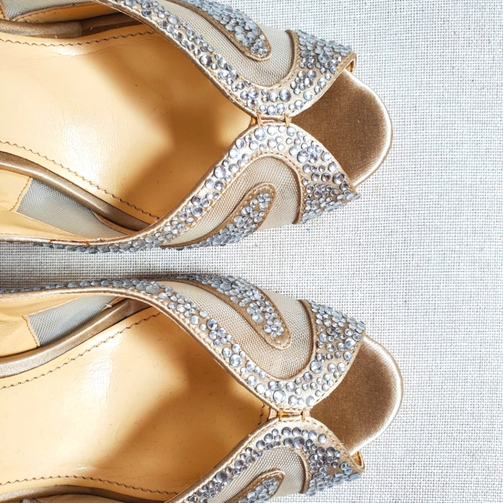 NWOB Ivanka Trump Galantz Satin Mesh Crystal Pumps sz 9